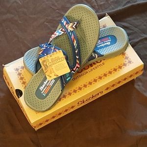 Skechers Women's Reggae-Zip Swag Flip-Flop Sandals, Size U.S. 8